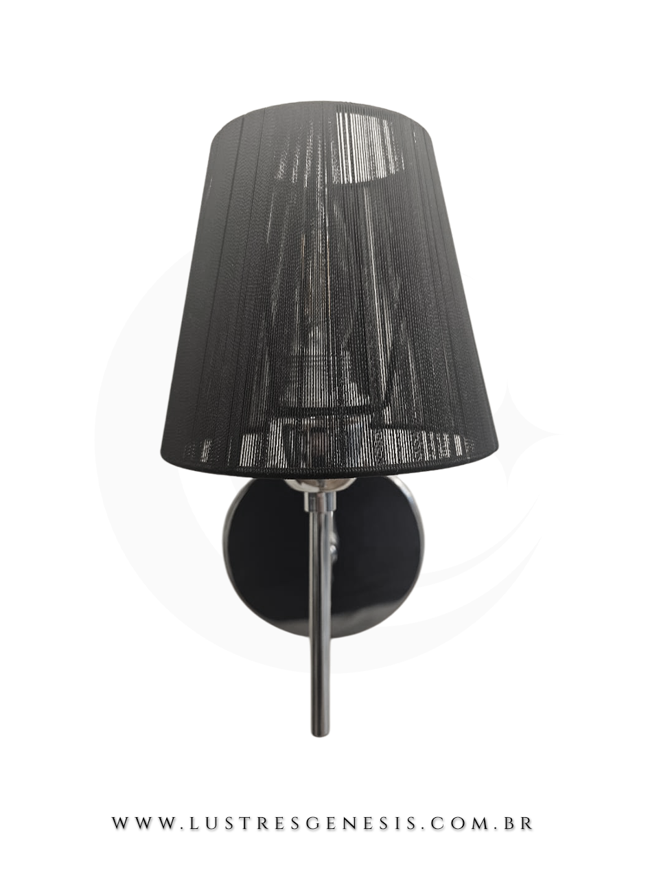 Arandela moderna Claudia preta da marca Hevvy, com design elegante e estrutura metálica, ideal para quarto, cabeceira de cama, lavabo e quarto infantil.